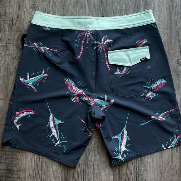 Men’s Roark Passage Mariner Navy Boardshorts Size 32 NWT - Picture 3 of 13